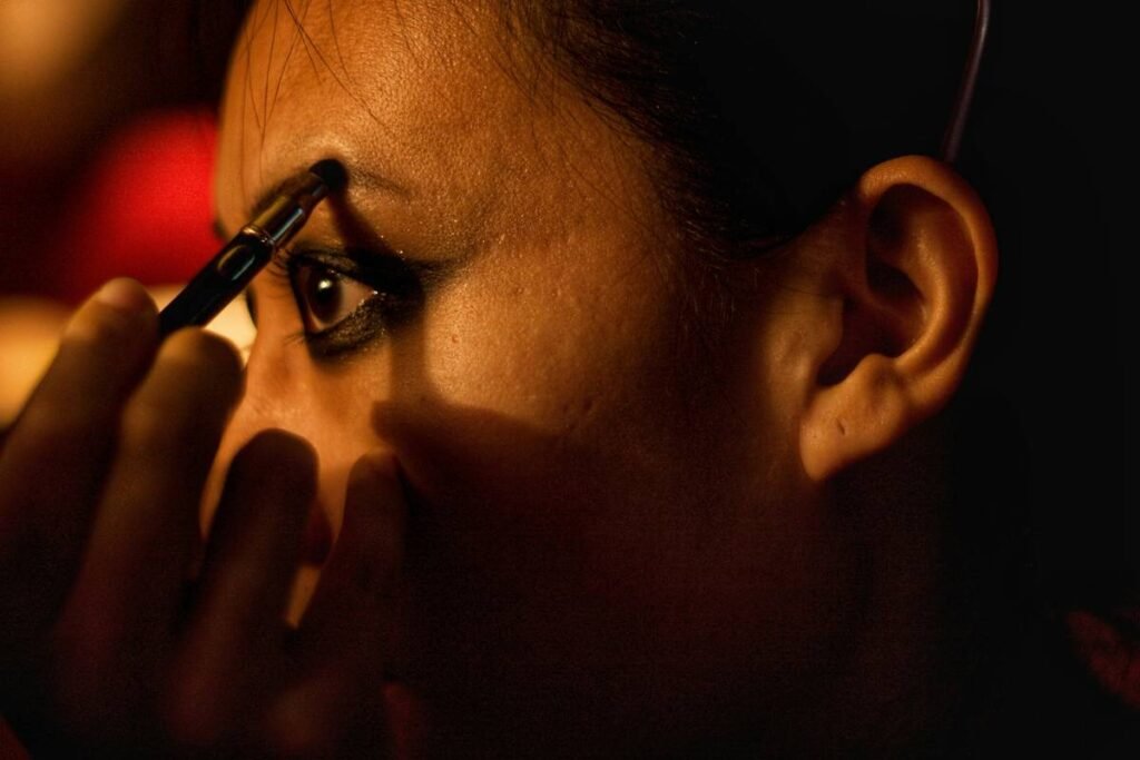 The Ultimate Guide to Tinted Brow Gel: Flawless Brows Without the Fuss