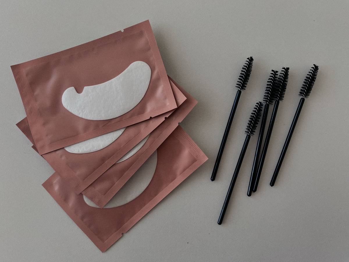Side-by-side comparison showing sparse brows before and after tinted grooming gel application, highlighting pigment deposit and flexible hold