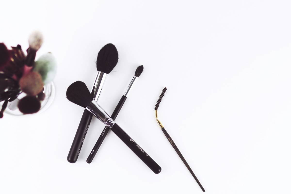 The Ultimate Guide to Brow Sculpting Gel: Tame, Shape & Set Like a Pro